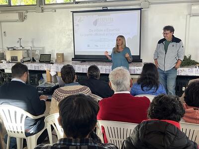 Innovazione: Coldiretti Lucca, stress climatici e mini-distillatori per filiera erbe officinali più sostenibile ed efficiente