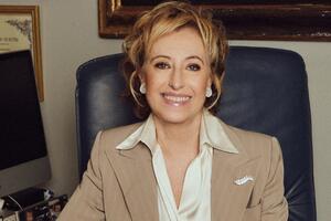Letizia Moratti presenta il suo libro a Parliamone in Villa a Villa Bertelli, giovedì 16 luglio