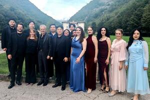 Seravezza: grande musica: il Maestro Francesco Izzo ospite alla prima della stagione del teatro scuderie granducali