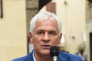 La Corte Costituzionale: “Un figlio può essere riconosciuto da due madri”. Esulta il sindaco di Camaiore Pierucci