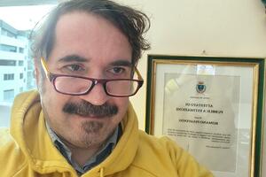 Piove nelle aule della scuola media Pea di Viareggio, studenti costretti a cambiare classe. Il prof. Pesavento, presidente CNDDU: "Occorre un piano nazionale per la dignità degli ambienti scolastici"