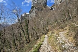 Stazzema investe su sentieristica e turismo lento: in arrivo nuovi percorsi tra i borghi