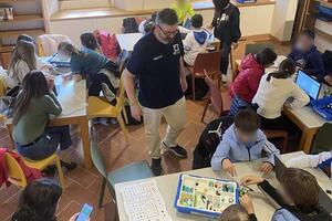 Tra pistoni ed ingranaggi: a Pietrasanta un laboratorio Lego per capire come funziona il motore a pistoni grazie al progetto Opus Mirabilis