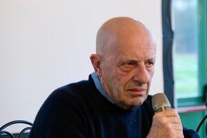 "Il Sistema colpisce ancora": Sallusti fa il tutto esaurito al Giardino d'Inverno di Villa Bertelli