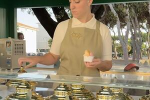 Dietro il gelato Louis Vuitton al Forte c&#039;è, nientepopodimeno che Galliano da Viareggio