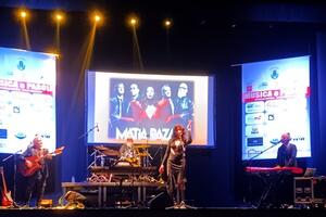 La cantante dei Matia Bazar conquista la platea di “Musica e Parole”. Successo per il gruppo di Fabio Perversi, Piero Cassano ospite speciale