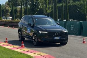 Prosegue la formazione ProDrive Academy – FSP Polizia di Stato Toscana: per la prima volta l'allenamento allo stress entra in pista con il biofeedback HRV