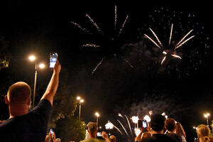 Torna la "Notte del pontile" fra musica, street food e fuochi d'artificio