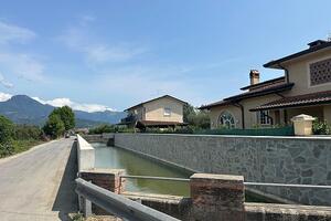 Canale Acque Alte Bagno a Capezzano Pianore: riaperta la strada, in fase di conclusione i lavori