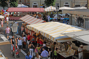 Seravezza: bando per assegnazione di posteggi alla Fiera di San Lorenzo. Trentasette i posti messi a bando