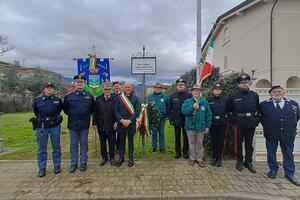Seravezza: giorno del ricordo, una corona per le vittime delle foibe e per gli esuli istriani, fiumani e dalmata. L'assessore Bernardi: "La storia sembra essere dimenticata, come dimostra la guerra in Palestina"