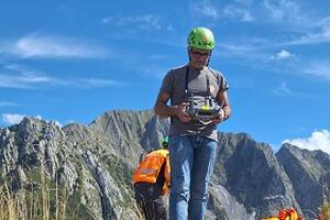 Soccorso Alpino e Speleologico Toscano: soccorso un cercatore di funghi nei boschi tra Rosina e Foce di Compito