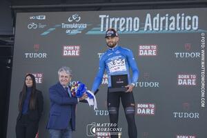 Tirreno-Adriatico 2026: Filippo Ganna vince la crono d’apertura a Lido di Camaiore
