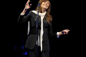Alice canta Battia,to in Versiliana: &quot;Eri con me&quot;omaggio a Franco Battiato negli ottant&#039;anni dalla nascita