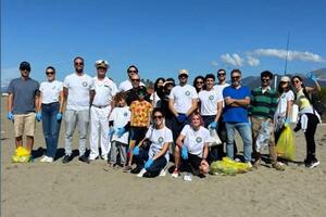 Forte dei Marmi: la Consulta Giovanile protagonista di una raccolta speciale di plastica trasformata in arte