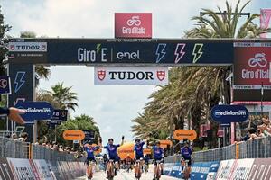 In Versilia il Giro-E Enel conquista il cuore della gente, grande entusiasmo per la 7° tappa da Forte dei Marmi a Massa