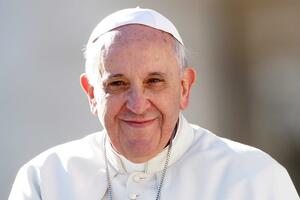 L’invito di Confcommercio per i funerali di Papa Francesco: vetrine spente sabato alle 10