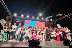 Il trionfo di Una Rotonda nel Blu 2026: musica, emozioni e talento illuminano il Lido di Camaiore