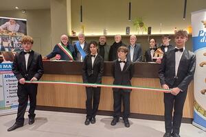 Taglio del nastro per la nuova sala-bar: comfort, efficienza e nuovi servizi all'Istituto 'Marconi' di Seravezza