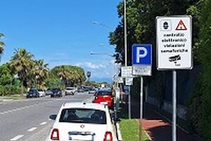 Forte dei Marmi completati i sistemi di controllo delle intersezioni semaforitizzate