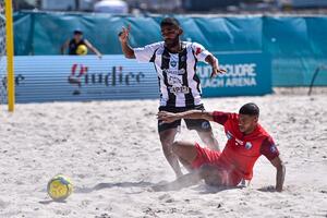 Beach Soccer: Farmaè Viareggio beffata dal Napoli nella prima partita dela stagione VBS