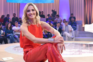 Francesca Fialdini torna a Villa Bertelli con il suo libro "Come fossi una bambola"