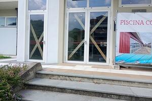 Piscina di Massarosa: contratto con Aquasport è ancora fermo L'opposizione: «Si apre la segreteria ma mancano i collaudi»