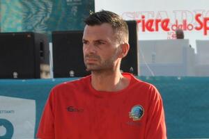 Francesco Corosiniti confermato sulla panchina della Farmaè Viareggio Beach Soccer anche per la stagione 2026