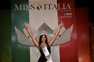 Festa di Prima Estate a Capezzano Pianore: successo per la selezione di Miss Italia