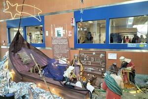 All'ospedale Versilia un presepe che illumina il cuore e parla di speranza