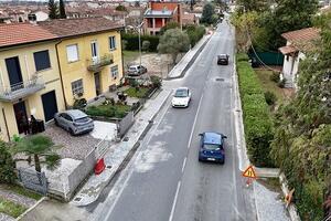 Via Sarzanese di Capezzano Pianore: sospeso per le Festività Natalizie il cantiere per la realizzazione del nuovo marciapiede