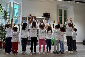 Biblioteca comunale di Forte dei Marmi: partito il corso di inglese per bambini con laboratorio teatrale &quot;Play with English&quot;