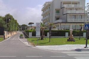 Giovane di 30 anni trovato morto a Marina di Pietrasanta: si indaga per scoprire identità e causa del decesso