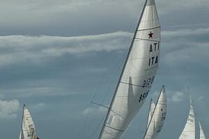 La Società Velica Viareggina parte alla grande: al via il Trofeo Burlamacco Star