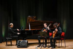 Prosegue a Tonfano la rassegna estiva “I Giovedì di Sant’Antonio” con “Equilibri Sonori – Suoni in movimento”, con Mattia Dugheri,  Lapo Vannucci  e Luca Torrigiani