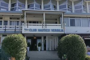 Al Club Nautico Versilia la presentazione del libro “Il tuo nome nell’onda”