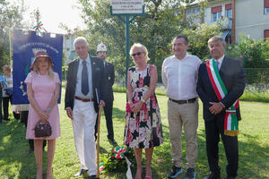 La Principessa Astrid del Belgio con il Principe Fulco Ruffo di Calabria alla commemorazione del nonno Medaglia d'oro al valor militare Fulco Ruffo di Calabria