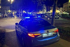 Rapina – choc con calci e pugni per strada a Viareggio per un telefonino: arrestato marocchino