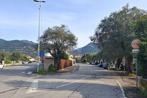 Seravezza: Senso unico monti-mare su Via Menchini a Marzocchino nelle fasce orarie di ingresso e uscita della scuola Pea