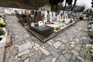 Seravezza: rifacimento dei vialetti a La Cappella. Conclusi gli interventi programmati nei cimiteri comunali