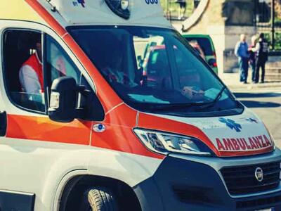 Scontro auto-scooter a Piano di Conca. Feriti padre e figlio. L'uomo è in codice rosso