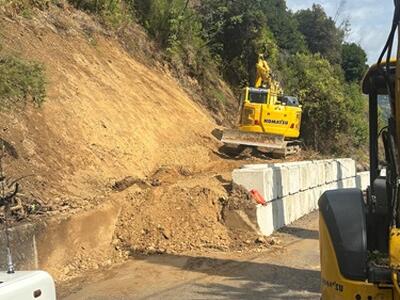 Fibbialla, a Camaiore: via al cantiere per il ripristino della frana sulla strada di accesso al paese