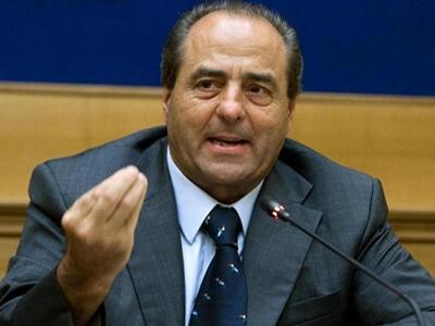 Antonio di Pietro con il suo libro La giustizia vista da vicino a Villa Bertelli, mercoledì 22 luglio