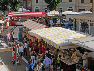 Seravezza: bando per assegnazione di posteggi alla Fiera di San Lorenzo. Trentasette i posti messi a bando