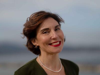 "L'alba dei leoni" di Stefania Auci chiude la rassegna Librerie Feltrinelli a Villa Bertelli, mercoledì 22 luglio
