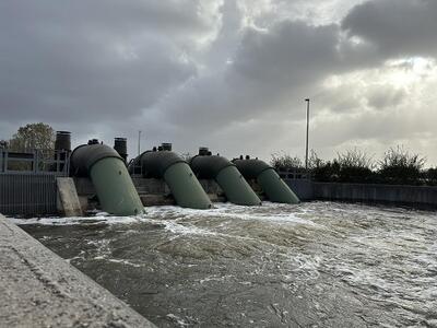 Consorzio di Bonifica Toscana Nord: Piogge abbondanti, mare mosso. Attivata la Bufalina, operazione preventiva per ridurre il livello del lago