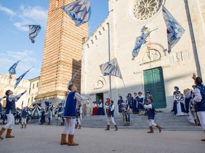 Novità e conferme per i primi 10 anni di "Pietrasanta Medievale"