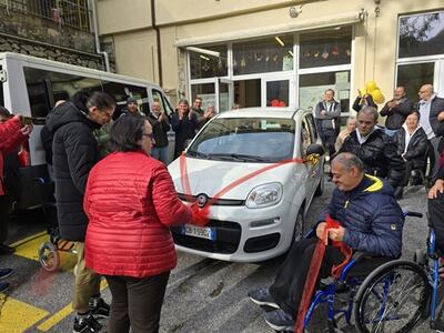 Donata un’auto al Centro Arcobaleno di Pontestazzemese dalla Cooperativa Condomini di Levigliani