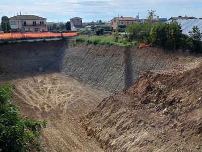 Seravezza: procedono gli interventi per la realizzazione del sottovia. Avviata la costruzione del mononolite in cemento armato