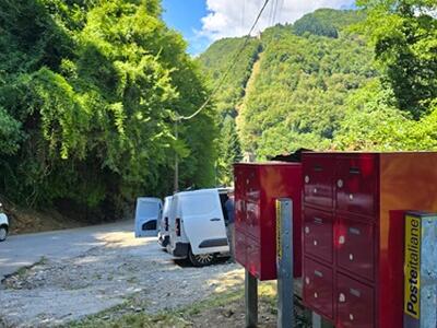 Installate le cassette modulari di Poste Italiane a Mulina in località Calcaferro a Stazzema